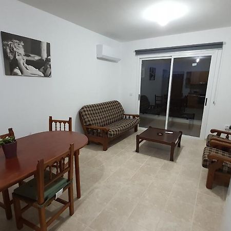 Lovely Apartment At The City Center Of Paphos Exterior photo